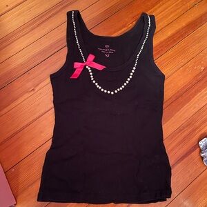 Victoria’s Secret Y2K vintage ribbed black tank with faux pearl neckline